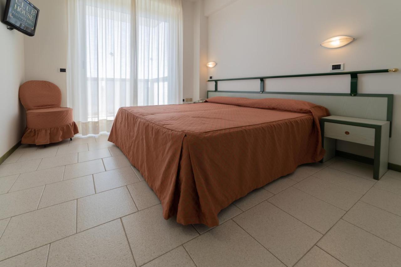 Residence Hotel Club House Cattolica Extérieur photo