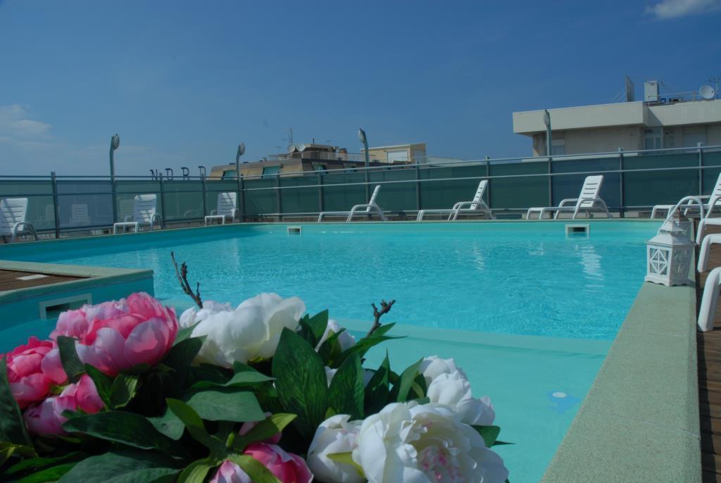 Residence Hotel Club House Cattolica Extérieur photo