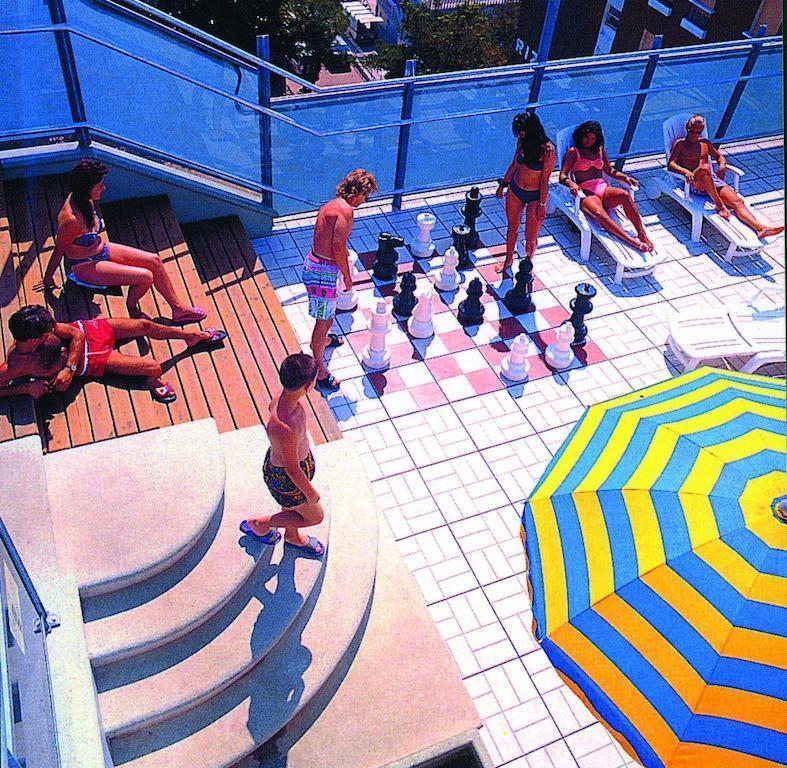 Residence Hotel Club House Cattolica Extérieur photo
