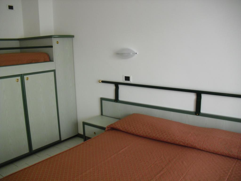 Residence Hotel Club House Cattolica Extérieur photo