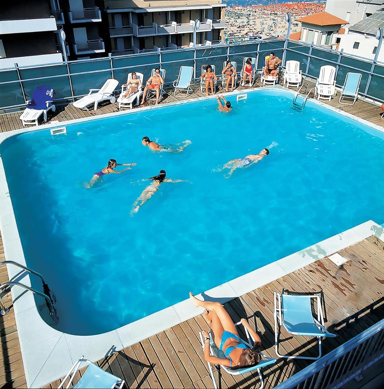 Residence Hotel Club House Cattolica Extérieur photo